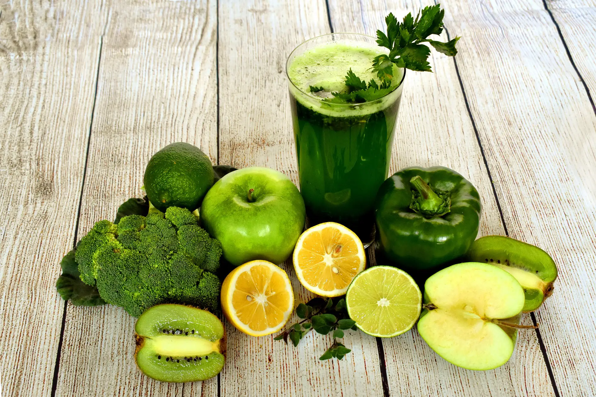 Uen boisson detoxifiante à base de fruits et légumes